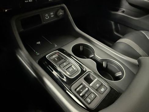 Used 2025 Honda Pilot EX-L image 23