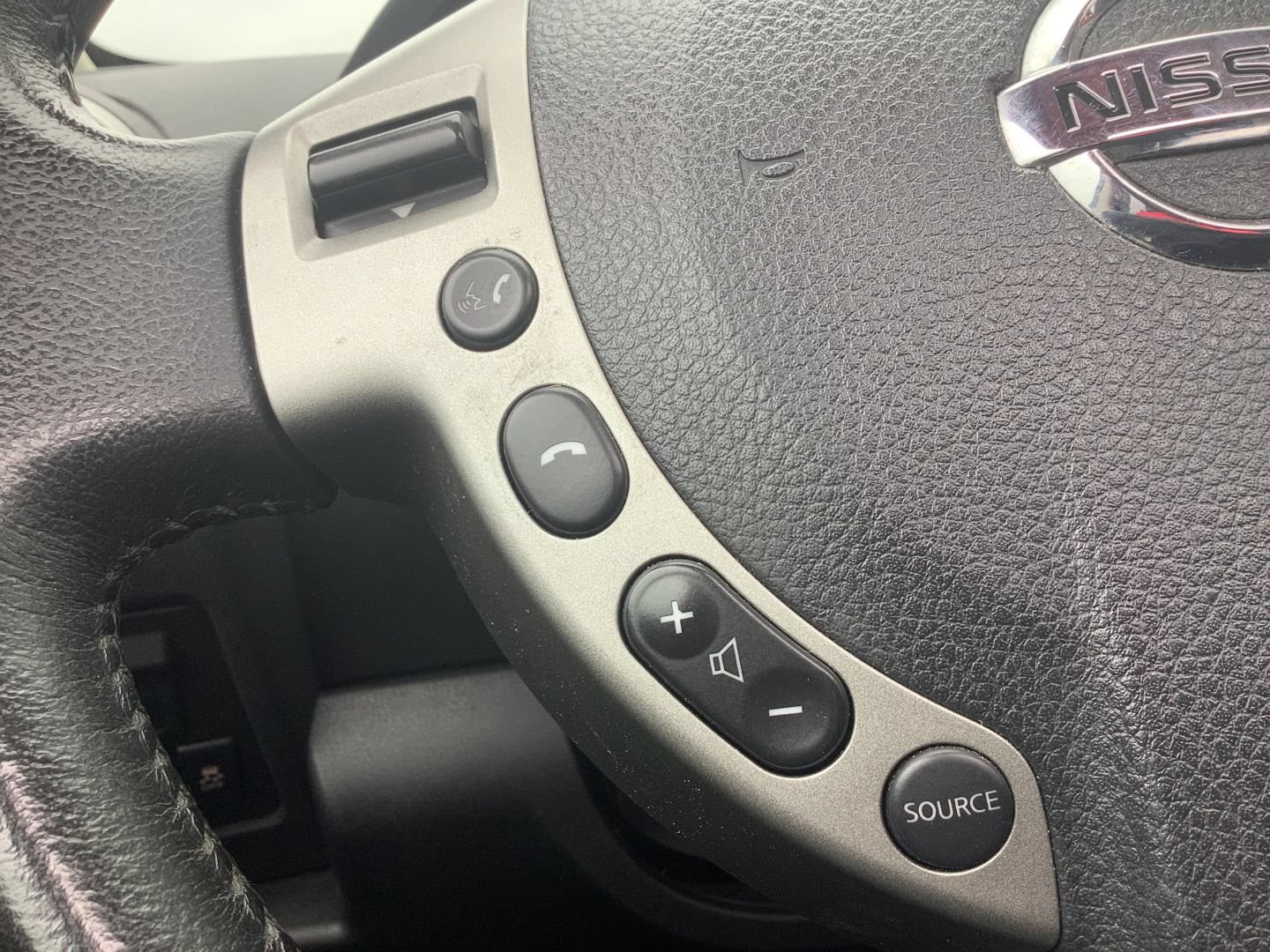 Used 2013 Nissan Rogue SL AWD/4WD image 33