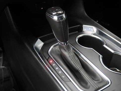 Used 2020 Chevrolet Traverse LT FWD image 24