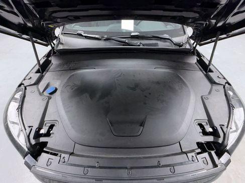 Used 2023 Volvo XC40 Recharge Core image 13