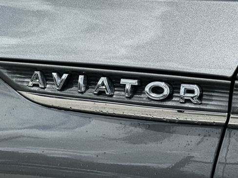 Used 2023 Lincoln Aviator Reserve AWD/4WD image 14