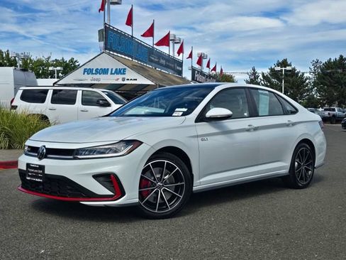 Used 2025 Volkswagen Jetta GLI Autobahn FWD image 3