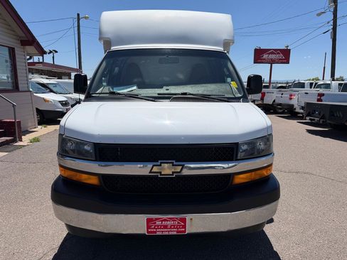 Used 2020 Chevrolet Express 3500 w/ Power Convenience Package RWD image 3