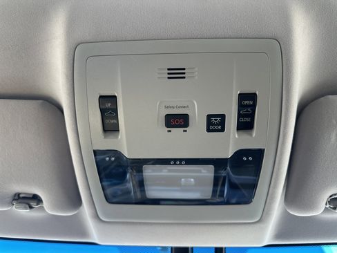 Used 2016 Lexus ES 350 w/ Premium Package w/Wood Trim FWD image 38