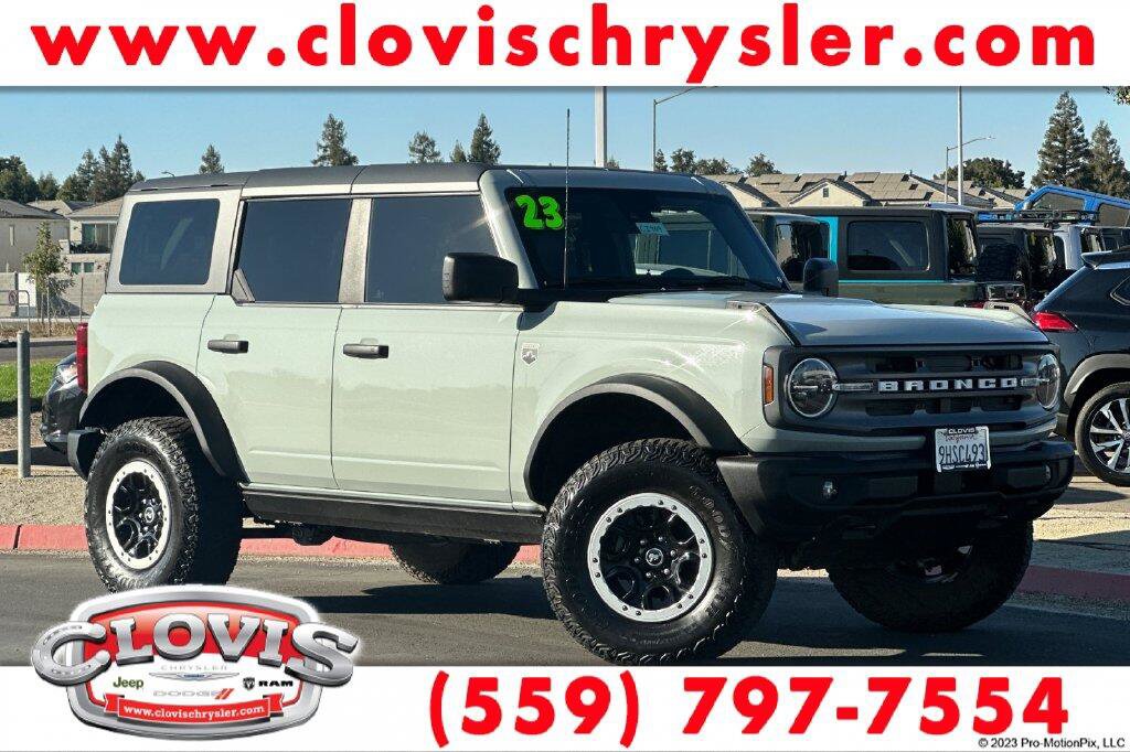 Used 2023 Ford Bronco Big Bend w/ Sasquatch Package AWD/4WD image 1