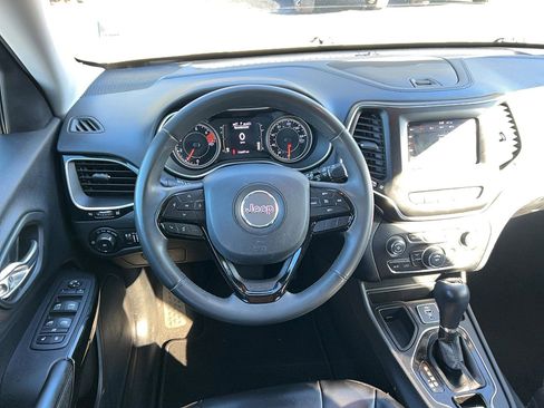 Used 2020 Jeep Cherokee Latitude Plus image 14