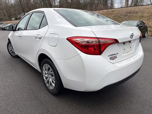 Used 2017 Toyota Corolla LE image 6