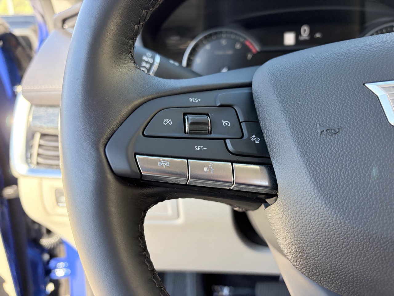 Certified 2023 Cadillac XT4 Premium Luxury FWD image 22
