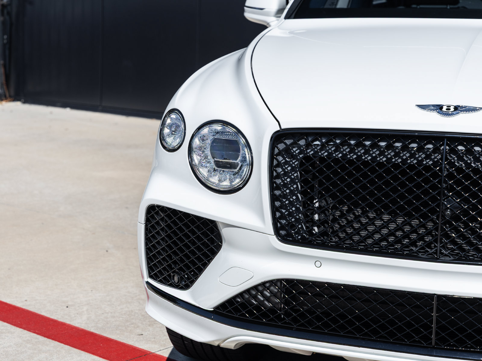 Used 2021 Bentley Bentayga AWD/4WD image 17