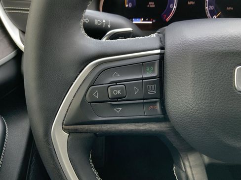 Used 2023 Jeep Grand Cherokee L Limited AWD/4WD image 31