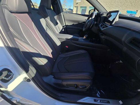 Used 2025 Lexus UX 300h AWD image 11