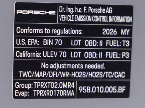 Certified 2026 Porsche Macan image 35