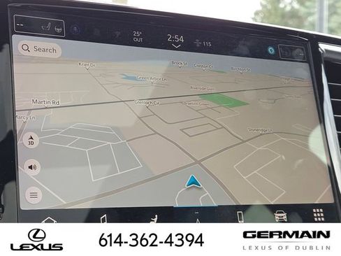 Used 2023 Chrysler Pacifica Limited w/ Uconnect Theater Family Group image 17