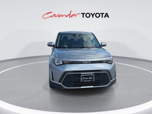 Used 2025 Kia Soul LX w/ LX Technology Package FWD image 3