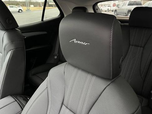 New 2025 Buick Envision Avenir image 3