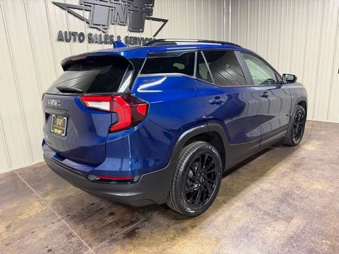 Used 2023 GMC Terrain SLE w/ Driver Convenience Package image 8