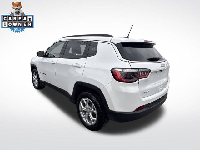 Used 2024 Jeep Compass Latitude AWD/4WD image 3