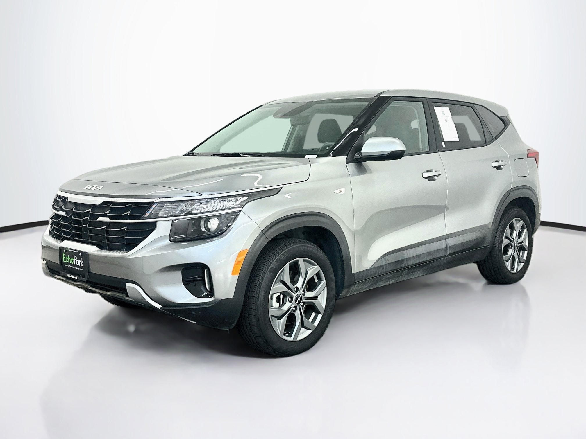 Used 2026 Kia Seltos LX AWD/4WD image 3