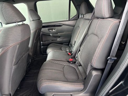 Used 2025 Honda Pilot Sport image 13