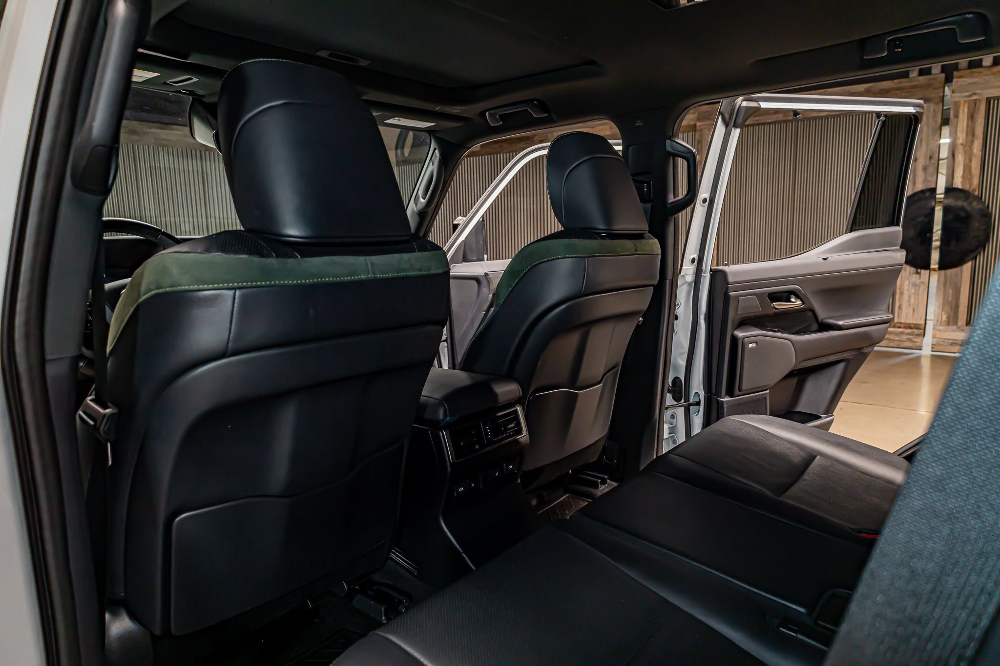 Used 2024 Lexus GX 550 AWD/4WD image 23