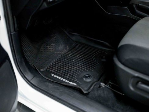 Used 2020 Toyota Tacoma TRD Off-Road w/ Technology Package image 45