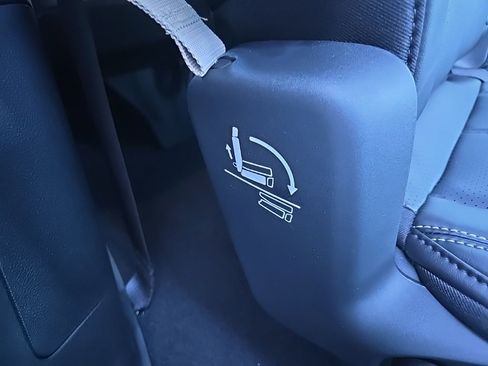 New 2026 Chrysler Pacifica Select w/ S Appearance Package image 82