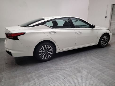 Used 2025 Nissan Altima 2.5 SV FWD image 10