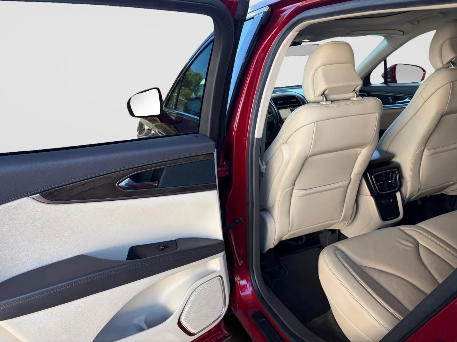 Used 2017 Lincoln MKX Select w/ Select Plus Package AWD/4WD image 14