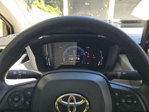 Used 2026 Toyota Corolla LE FWD image 27