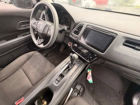 Used 2017 Honda HR-V EX image 16