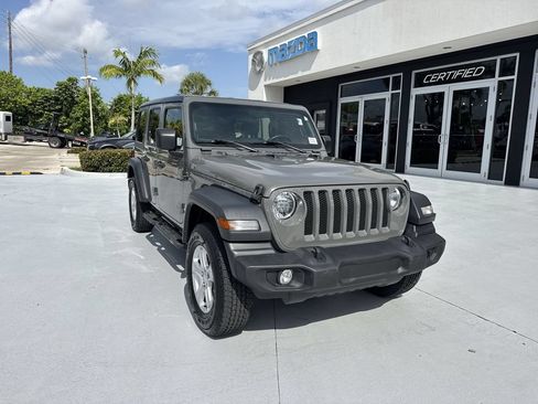 Used 2019 Jeep Wrangler Unlimited Sport S AWD/4WD image 7