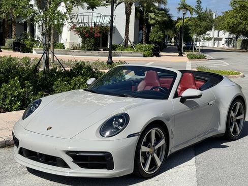 Used 2021 Porsche 911 Carrera RWD image 1