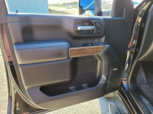 Used 2022 Chevrolet Silverado 2500 High Country image 19