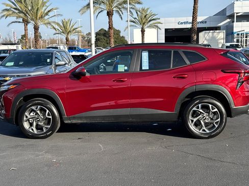 Certified 2025 Chevrolet Trax LT w/ LT Convenience Package image 6