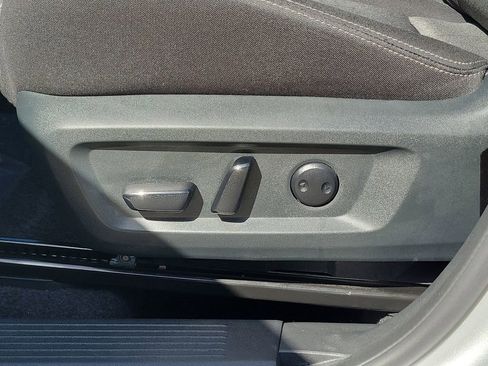 Used 2025 Nissan Rogue SV image 26