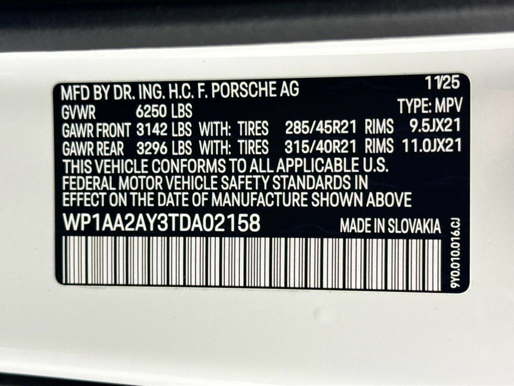 Used 2026 Porsche Cayenne AWD/4WD image 36