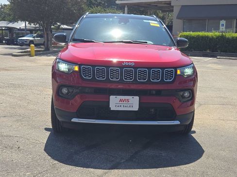 Used 2025 Jeep Compass Limited AWD/4WD image 2