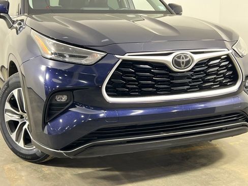 Used 2021 Toyota Highlander XLE image 44