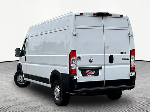 Used 2024 RAM ProMaster 2500 FWD image 4