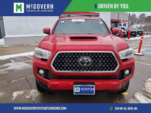 Used 2018 Toyota Tacoma TRD Sport image 7