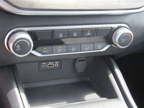 Used 2025 Nissan Altima 2.5 SV FWD image 24