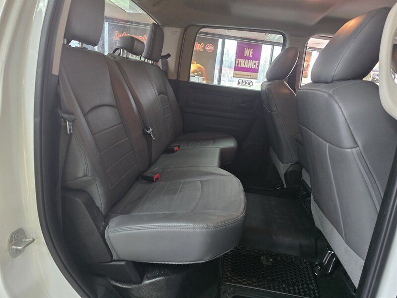 Used 2019 RAM 1500 Tradesman w/ Chrome Appearance Group AWD/4WD image 17