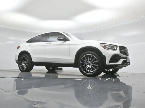 Used 2023 Mercedes-Benz GLC 300 4MATIC Coupe image 2
