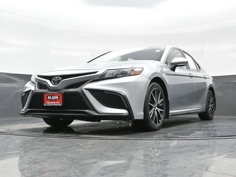 Used 2024 Toyota Camry SE image 26