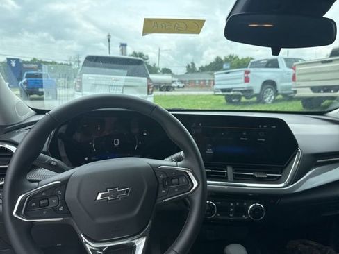 Used 2026 Chevrolet Trax ACTIV w/ Driver Confidence Package FWD image 30