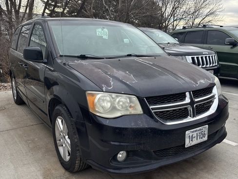 Used 2011 Dodge Grand Caravan Crew w/ Entertainment Group 1 image 2