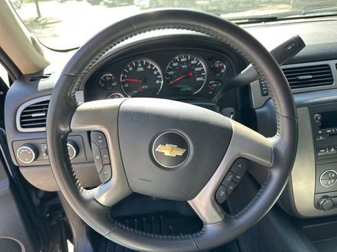 Used 2012 Chevrolet Avalanche LT w/ Suspension Package, Off-Road AWD/4WD image 16