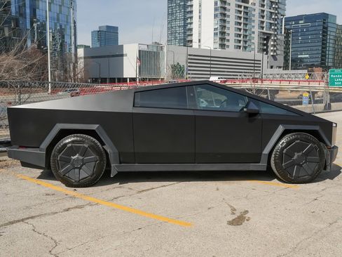 Used 2024 Tesla Cybertruck Cyberbeast image 9