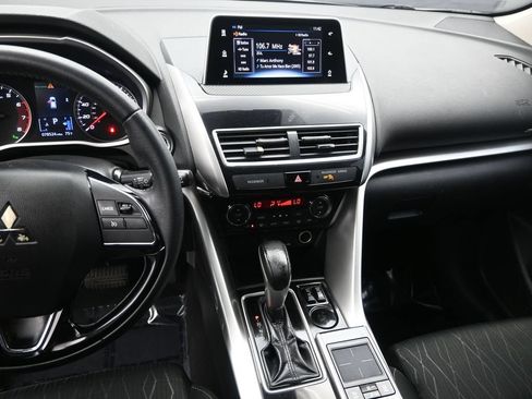 Used 2020 Mitsubishi Eclipse Cross FWD image 12