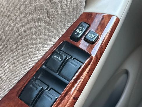 Used 2005 Toyota Corolla S image 24